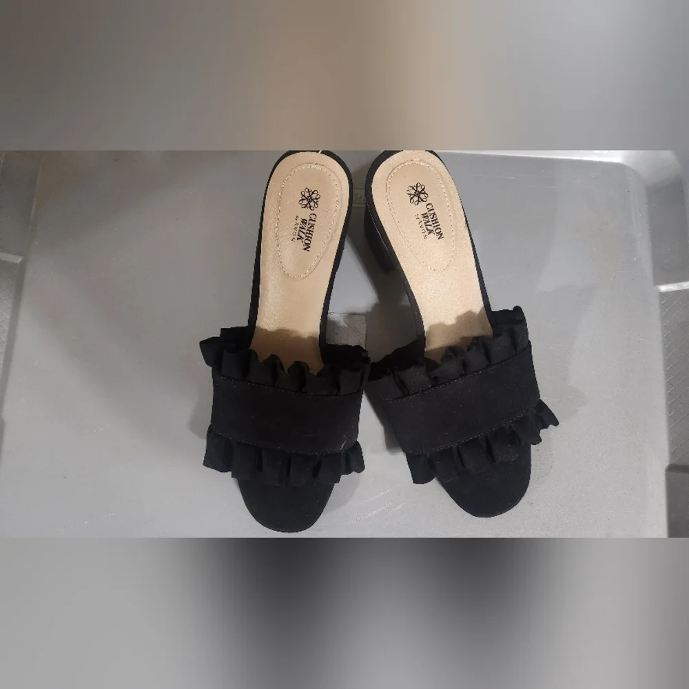 NWOB Ruffle Sueded Slides - Picture 5 of 7